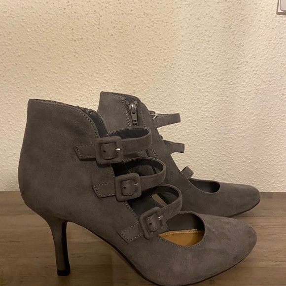 Metaphor Shoes - Metaphor gray faux suede strappy heels size 8 NWT